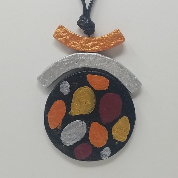 Handmade recycled paper set necklace and earrings. - Picture 2 of 5